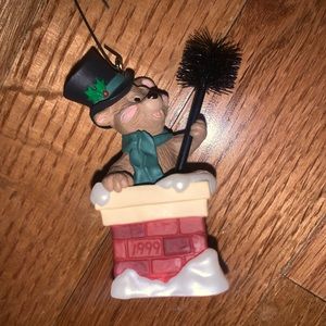 hallmark keepsake ornament 1999( all sooted up )